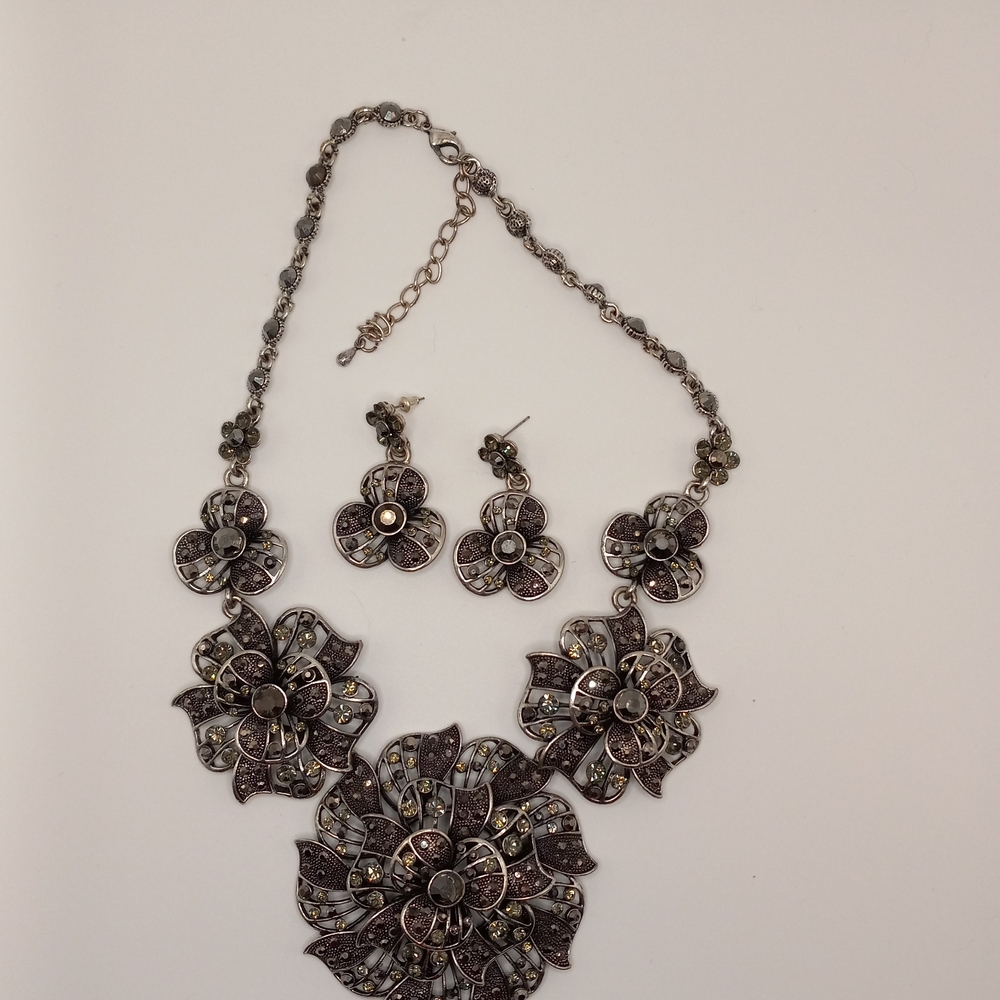 Vintage Floral Necklace and Earring Set